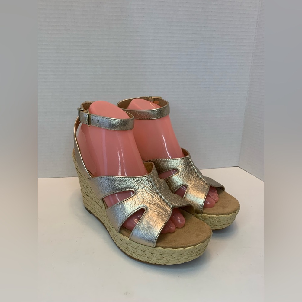 UGG Women Wedge Sandals Size 9